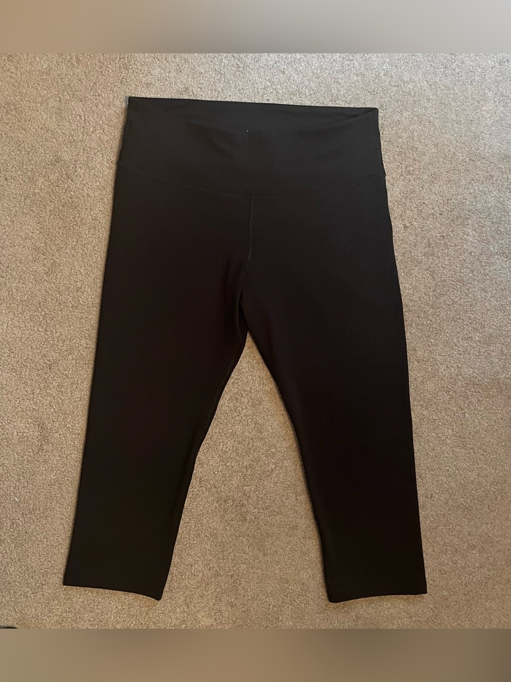 Old Navy Active Women’s Elevate Go-Dry Black High-rise Cropped Leggings
